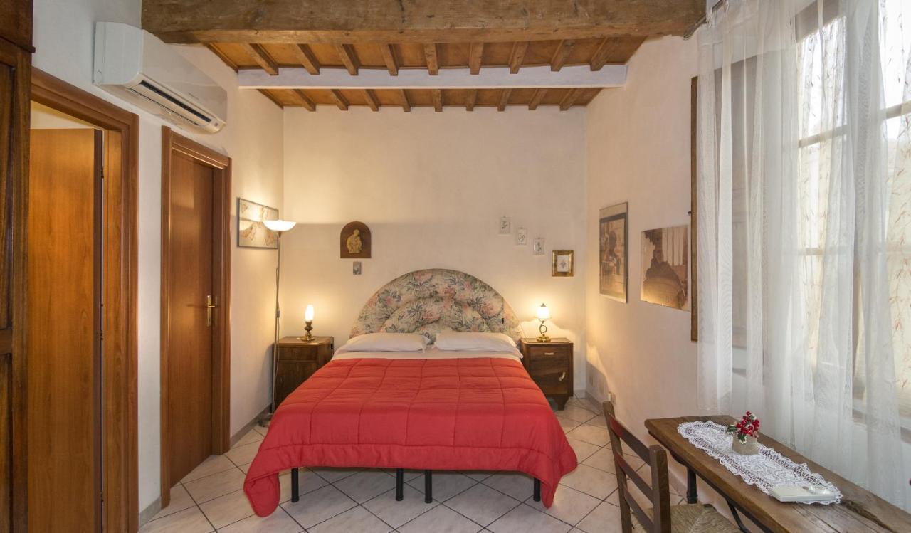 B&B Due Borghi Pisa Bagian luar foto